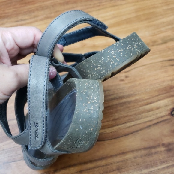 ☆3/25 Teva Women's Cabrillo Crossover Sandals 7 - Picture 4 of 7